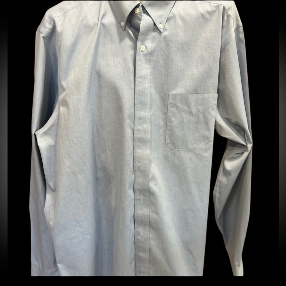 Mens Eagle brand no iron blue dress shirt.